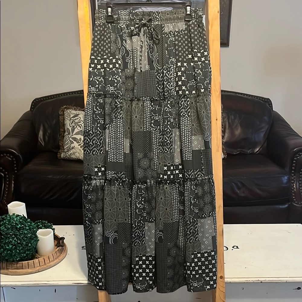 Patterned Green & White Women's Boho Maxi Skirt LARGE